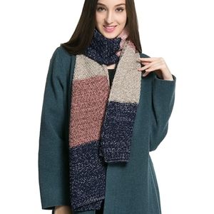 Cable-knit Women's scarf